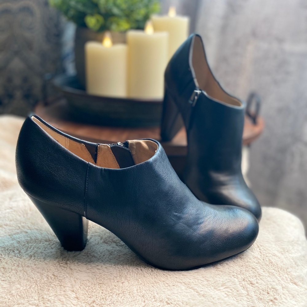 Crown vintage wendy stacked boots sz 10